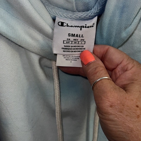 Champion hooded sweatshirt - Picture 2 of 3